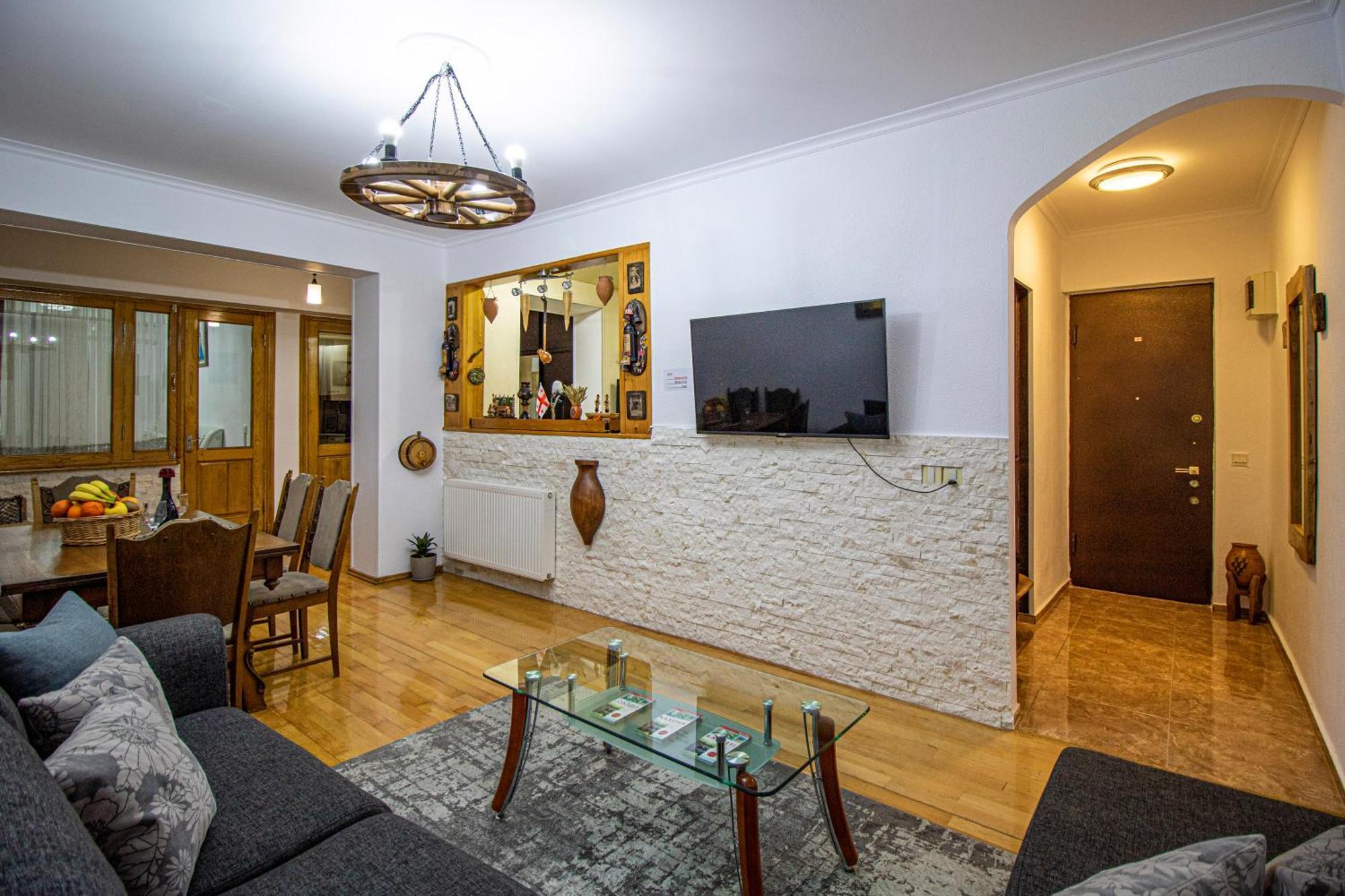 Cozy Apartment On Kostava Tbilisi Buitenkant foto