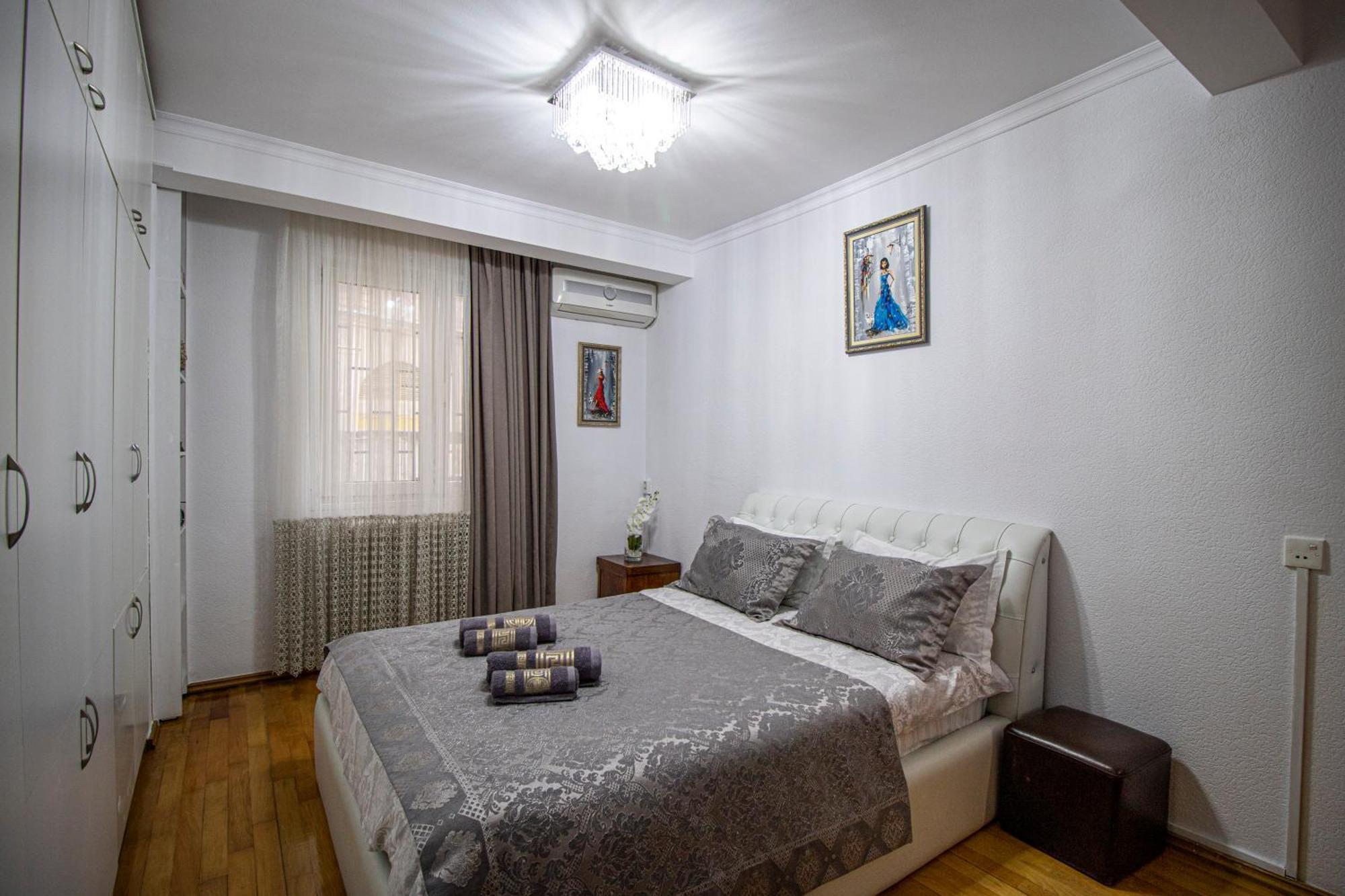 Cozy Apartment On Kostava Tbilisi Buitenkant foto
