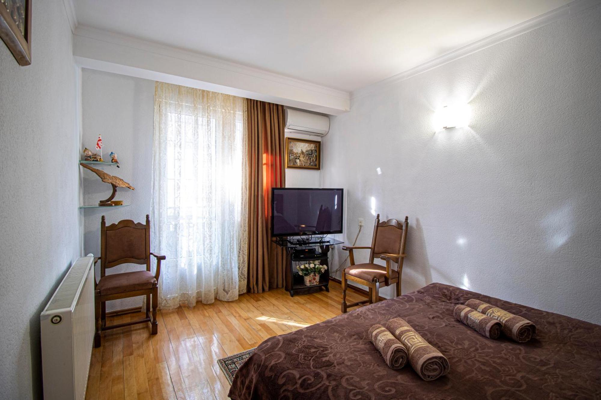 Cozy Apartment On Kostava Tbilisi Buitenkant foto