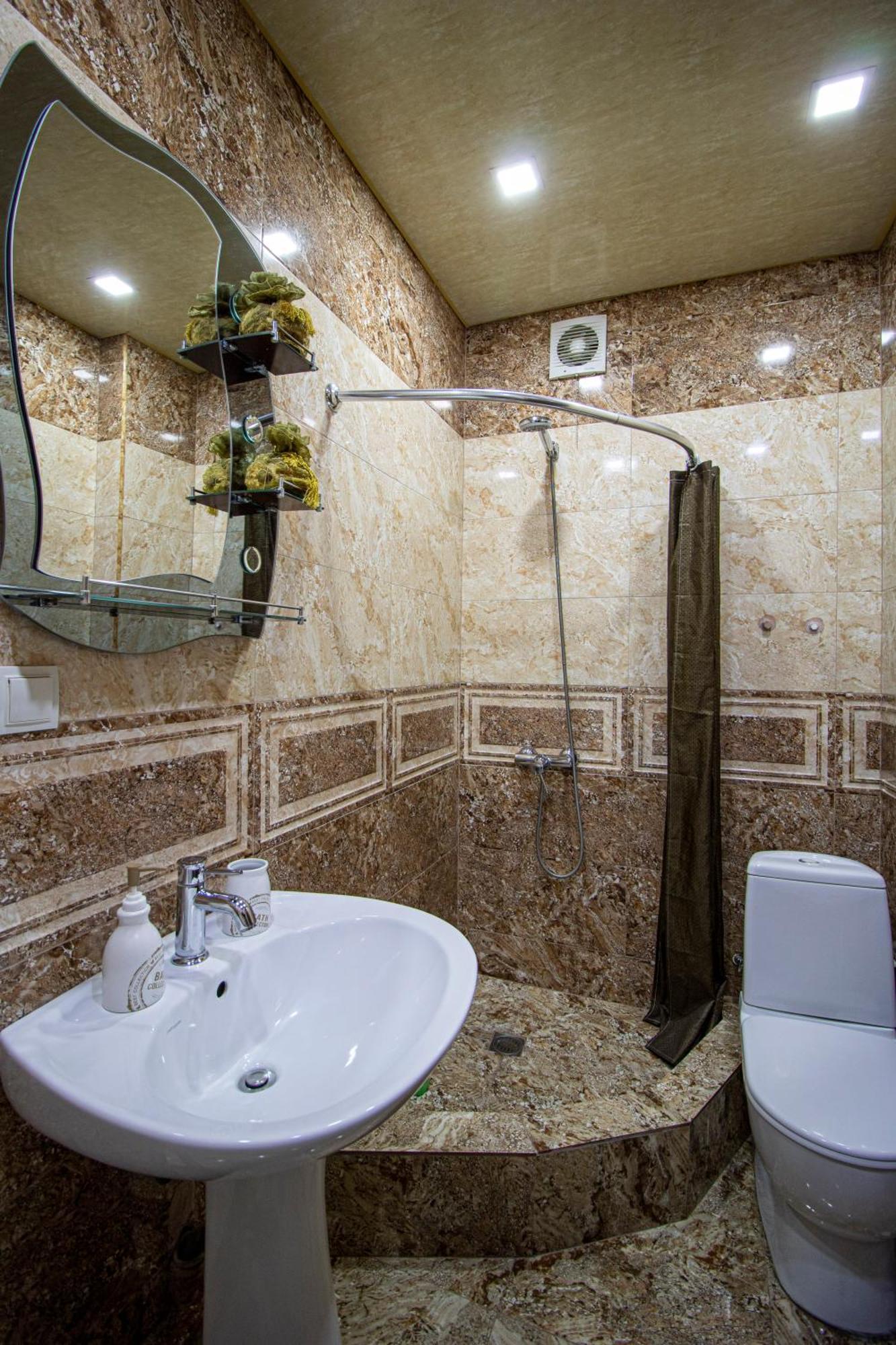 Cozy Apartment On Kostava Tbilisi Buitenkant foto