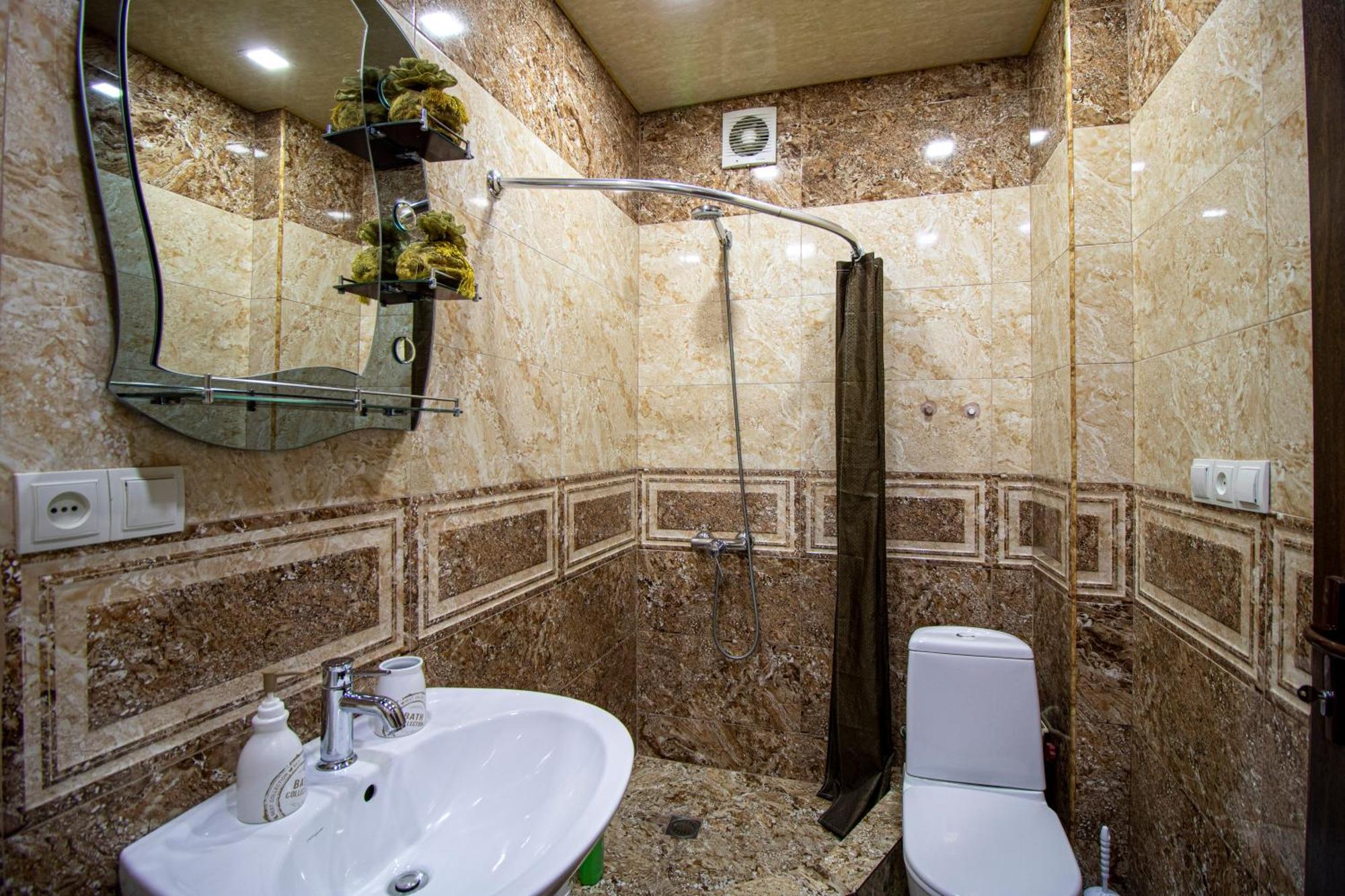 Cozy Apartment On Kostava Tbilisi Buitenkant foto